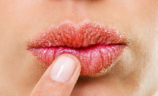 Exfoliant maison pour les lèvres (3 ingrédients seulement!)