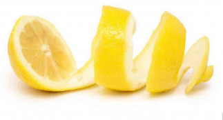 Voici 4 façons faciles de réutiliser vos pelures de citron!