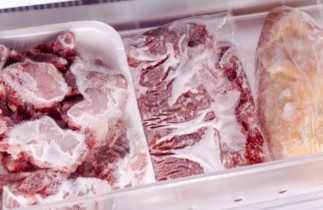 Combien de temps la viande peut-elle être gardée au congélateur?