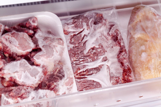 Combien de temps la viande peut-elle être gardée au congélateur?