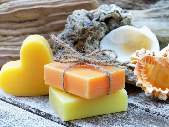 Savon solide ou gel douche, lequel choisir