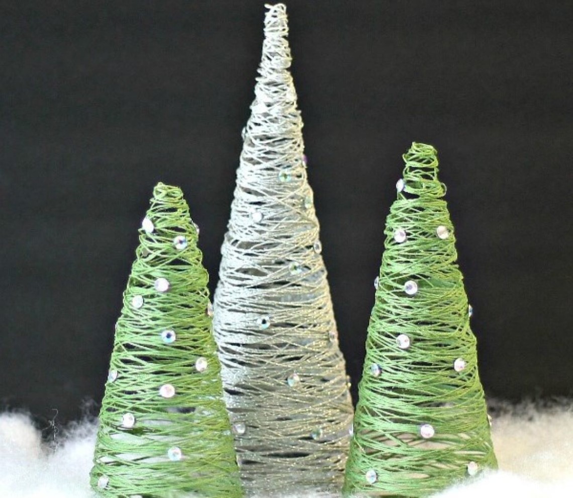 Créez un arbre de Noël artisanal unique avec des ficelles