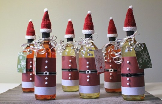 Transformez une bouteille de vin en Père Noël