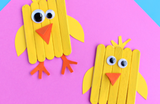 Bricolage pour enfants : Mini poussins en bâtons de popsicle