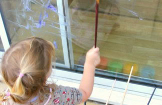 Peinture à fenêtres DIY: Activité créative pour enfants
